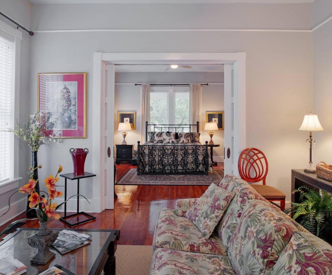 서배너 420Waldburg A - Modern Apt With Southern Charm Blocks From Forsyth 아파트 외부 사진